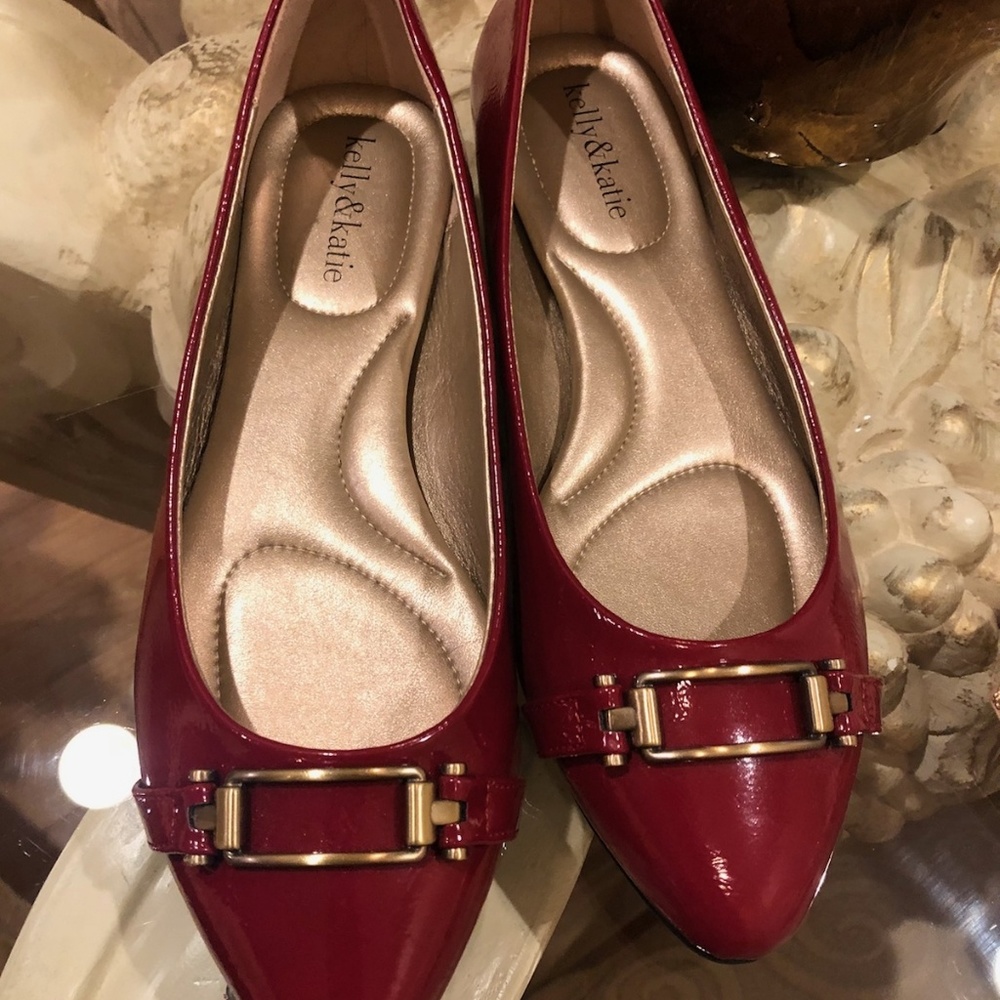 Shoes NWOT (Red flats)